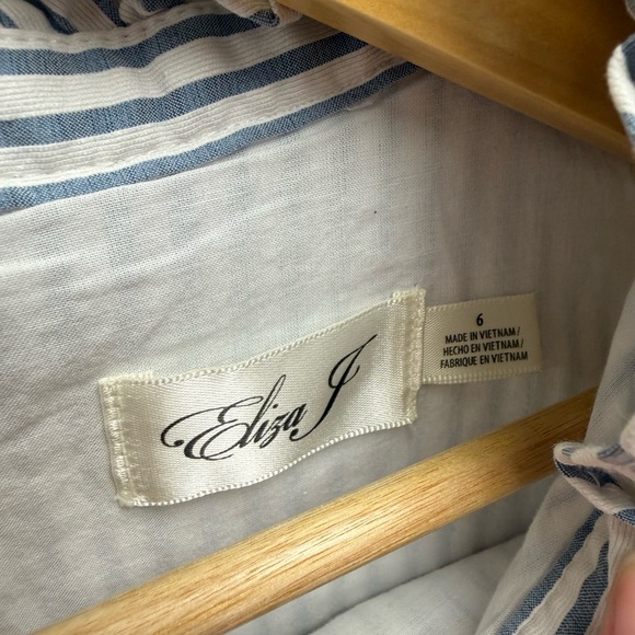 Eliza J Blue and White Striped Sleeveless Seersucker Sheath Dress Size 6 - Picture 5 of 8